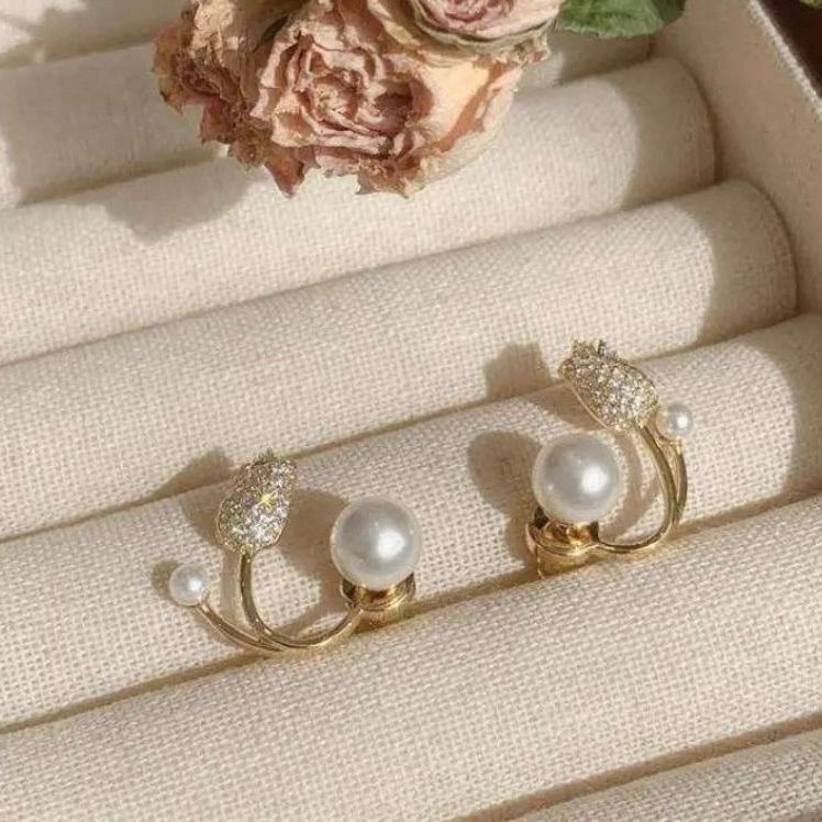 Sparkling Tulip Studs