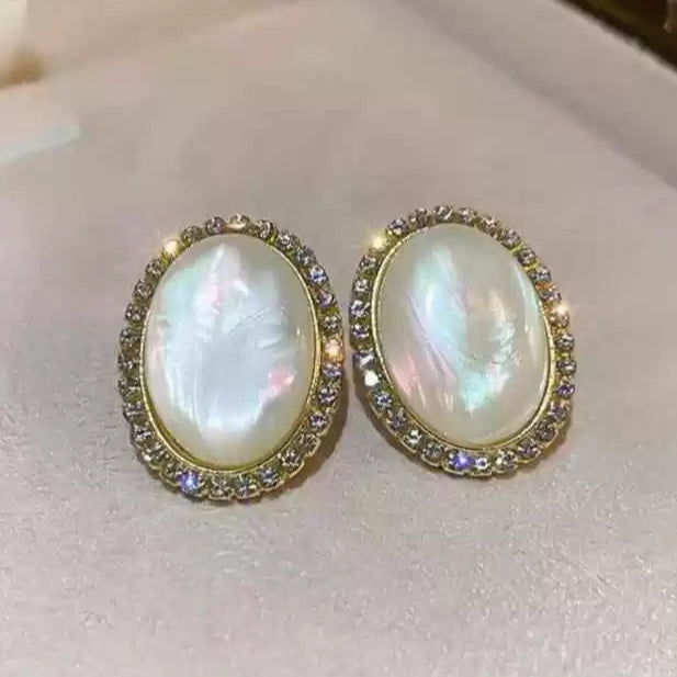 Monalisa/Opal Oval Studs