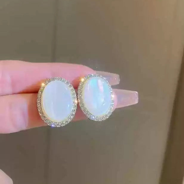 Monalisa/Opal Oval Studs