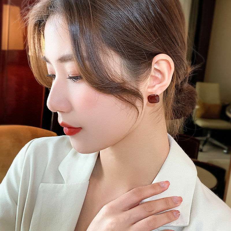 Maroon Retro Square Stud Earrings