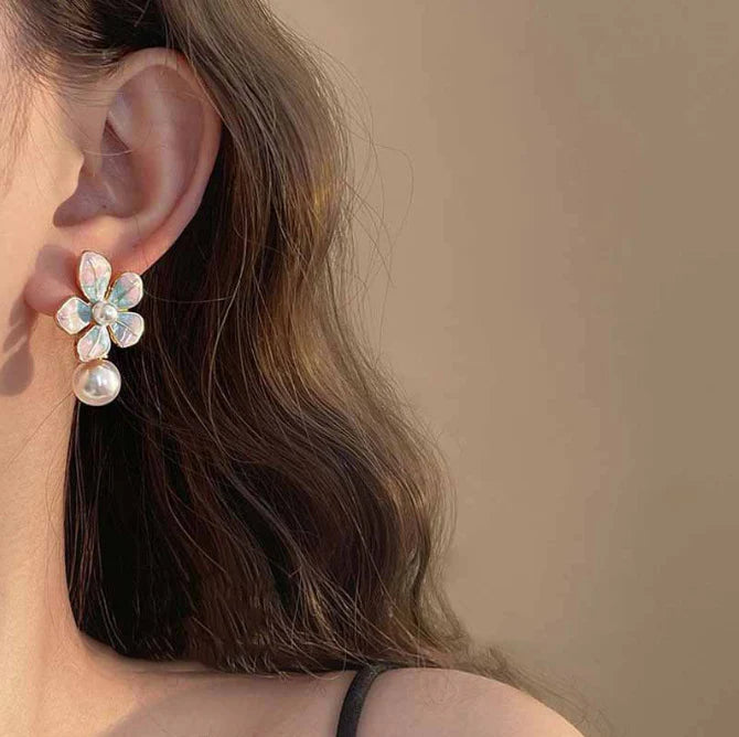 Sweet Oil Dropping Flower Pearl Earrings