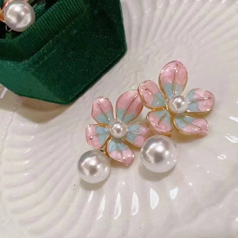 Sweet Oil Dropping Flower Pearl Earrings
