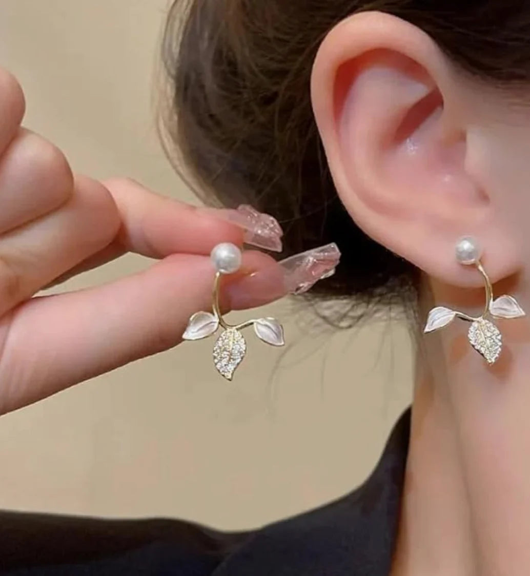 Leaves Pearl Earrings