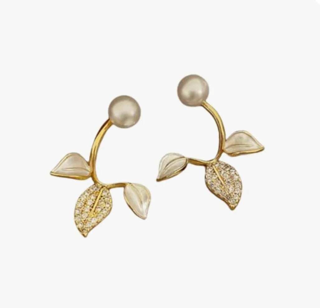Leaves Pearl Earrings