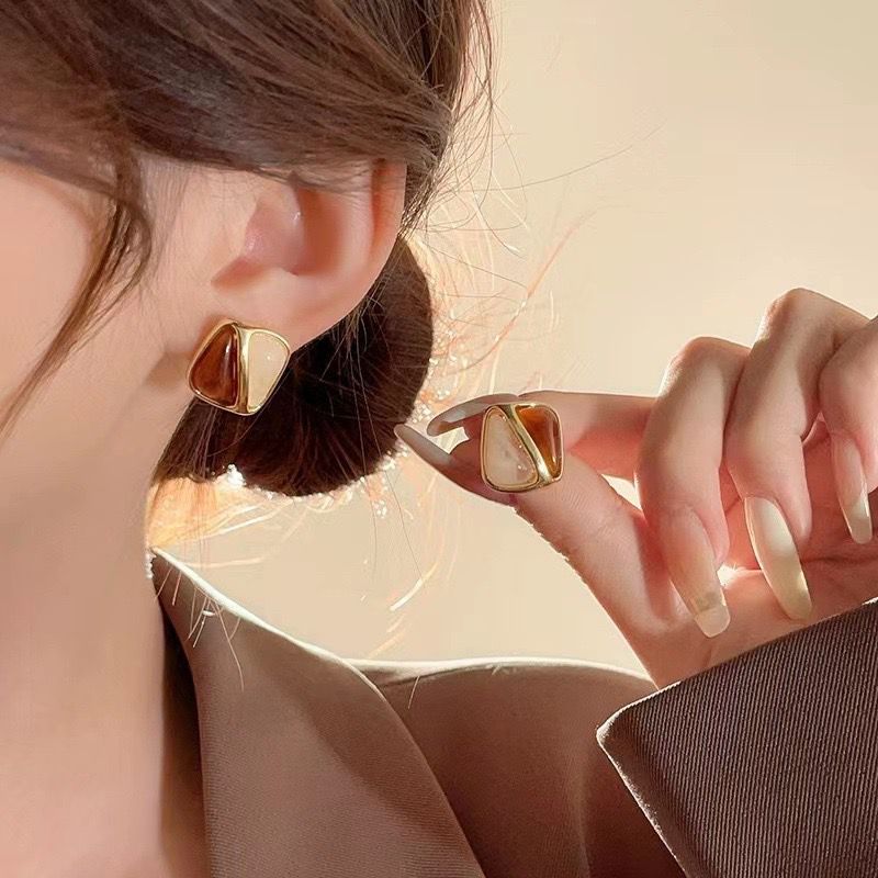 Caramel Square Stud Earrings