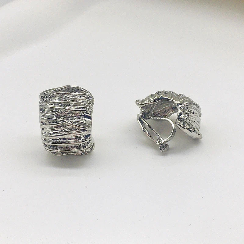 Exaggerated Chunky Wrinkled L-Shaped Stud Earrings
