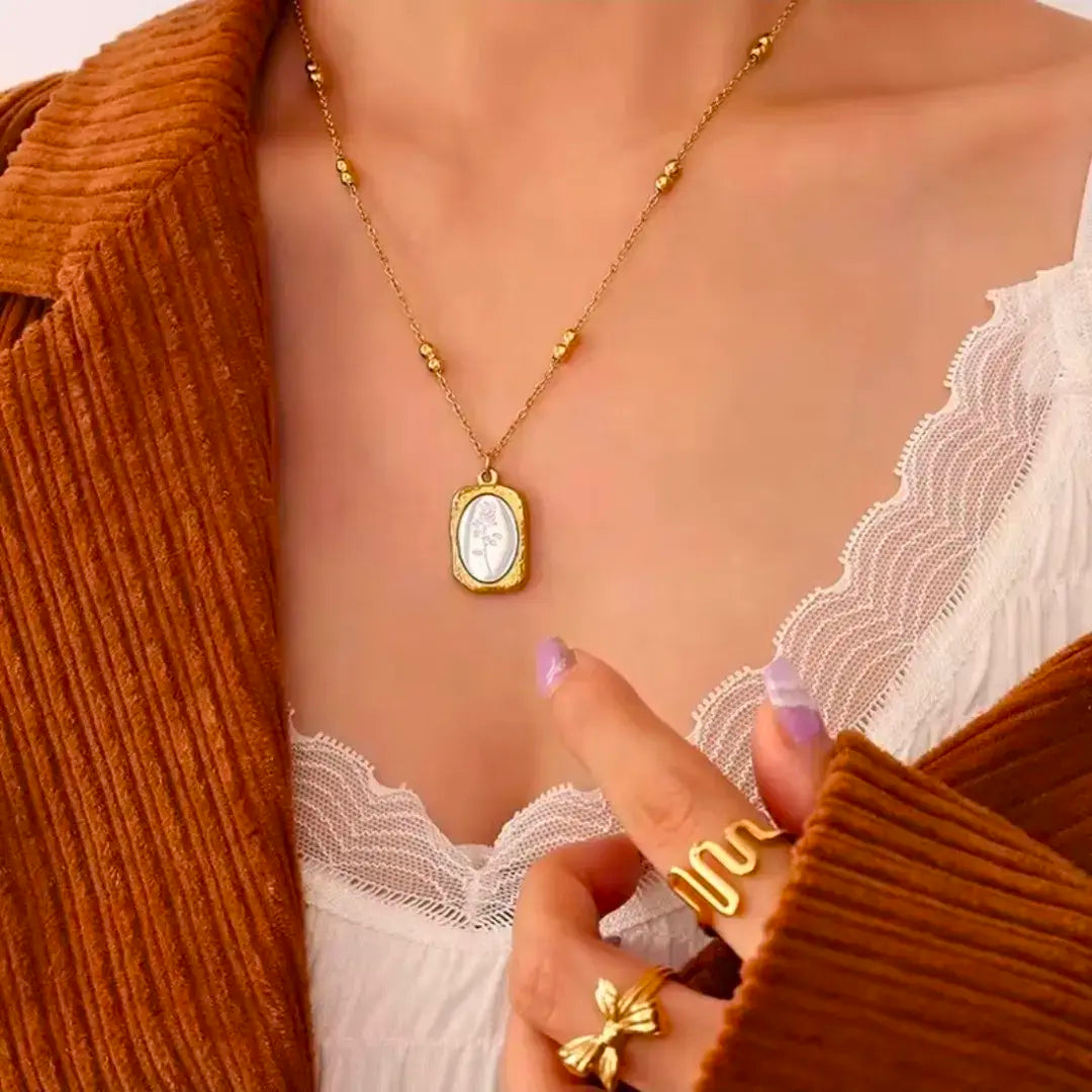 Magic Mirror Rose Beads Chain Necklace