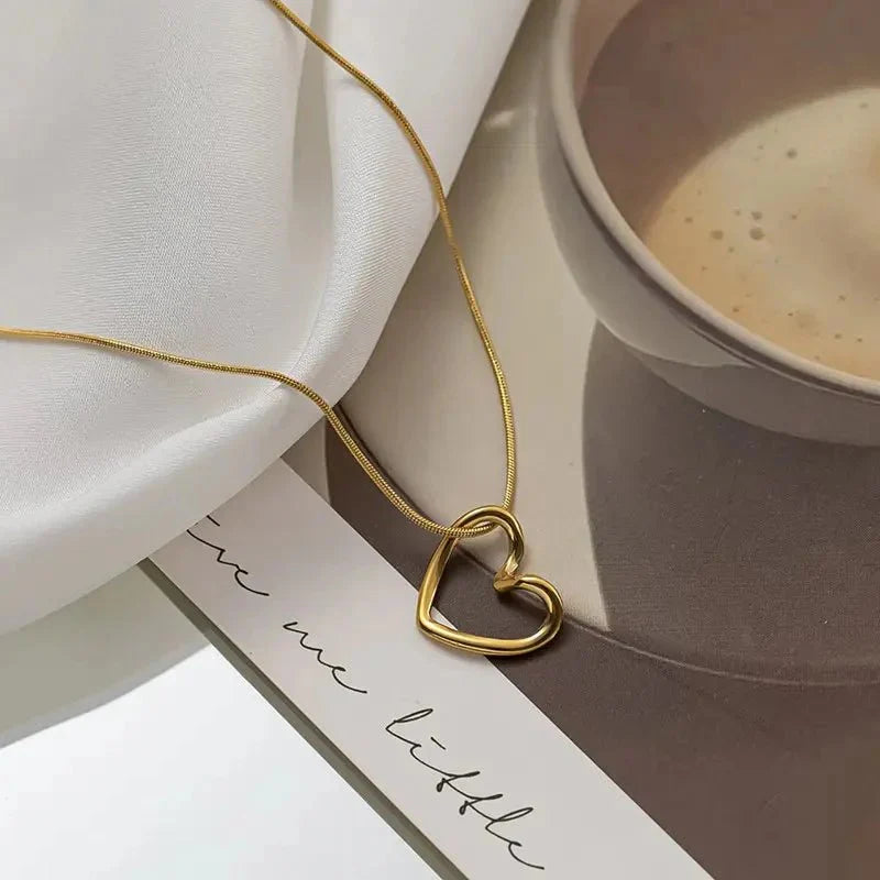 Trendy Heart Hollow Necklace