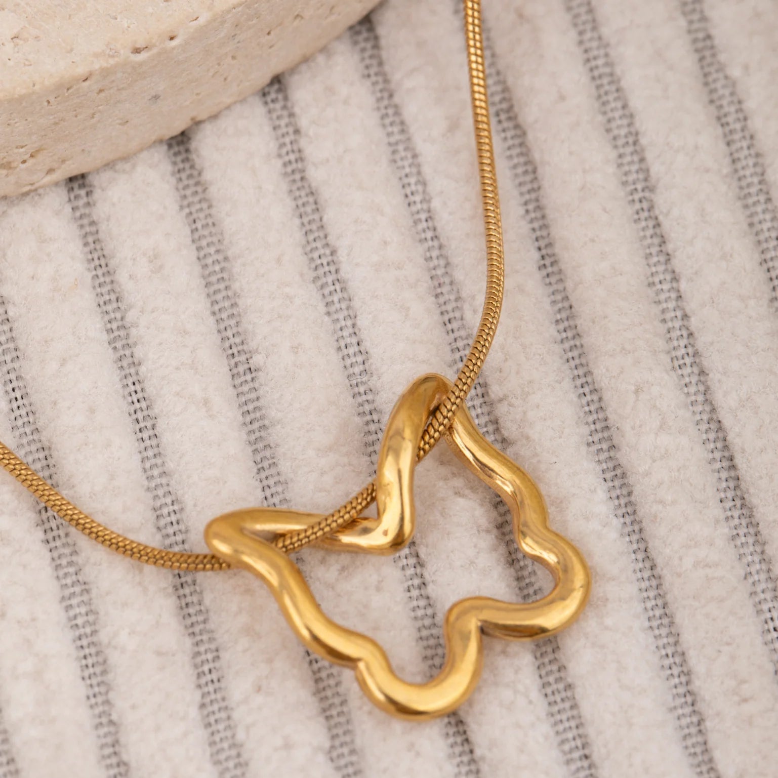 Hollow Butterfly Necklace