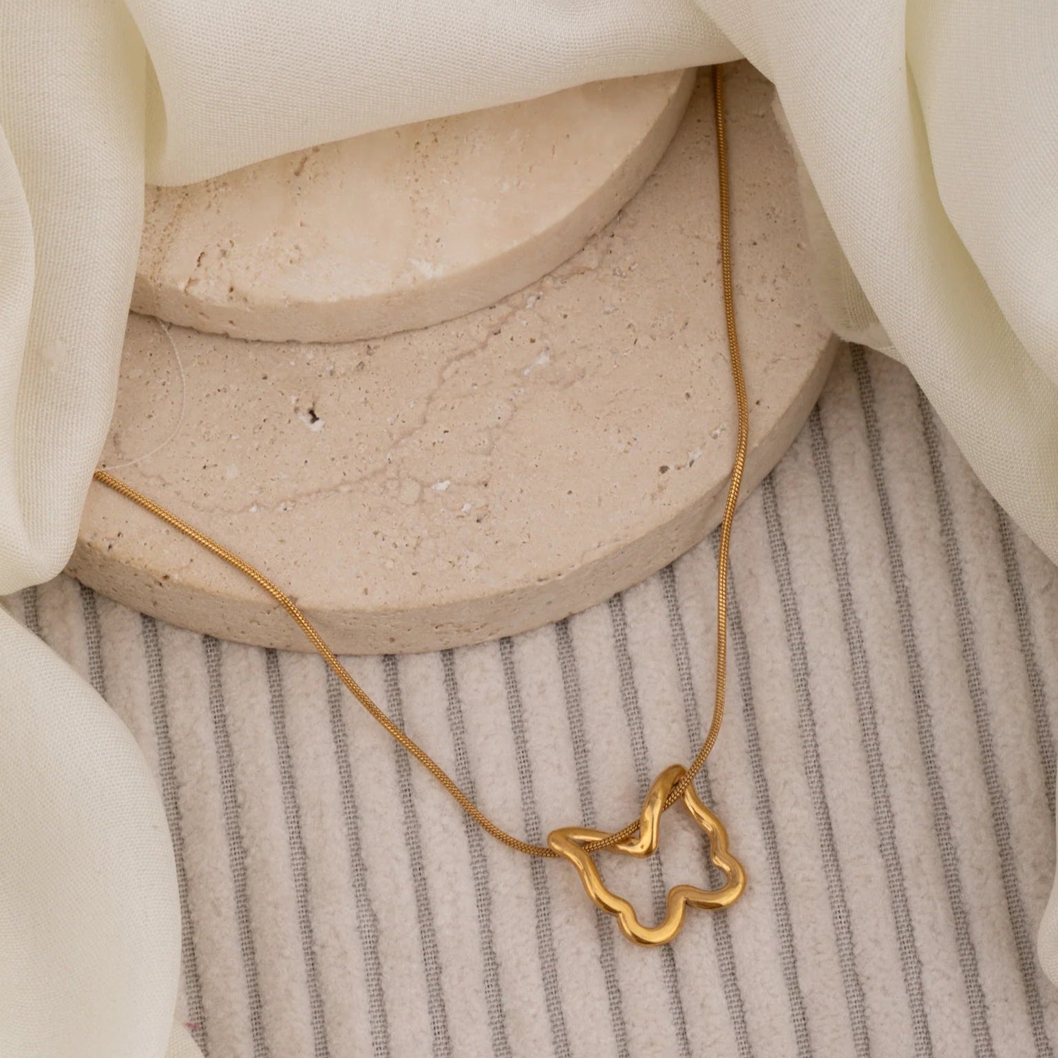 Hollow Butterfly Necklace