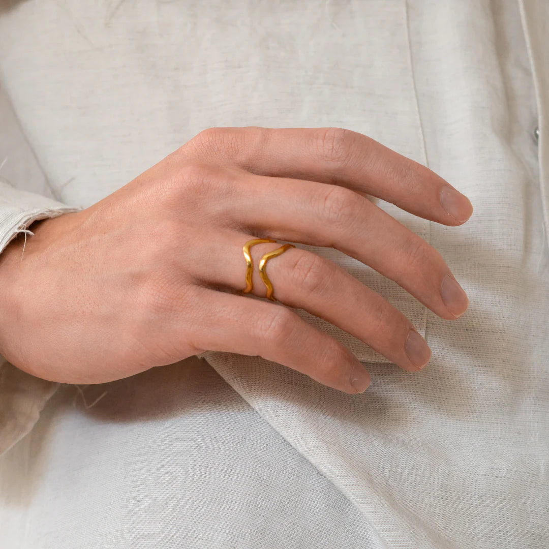 Hollow Wavy Ring