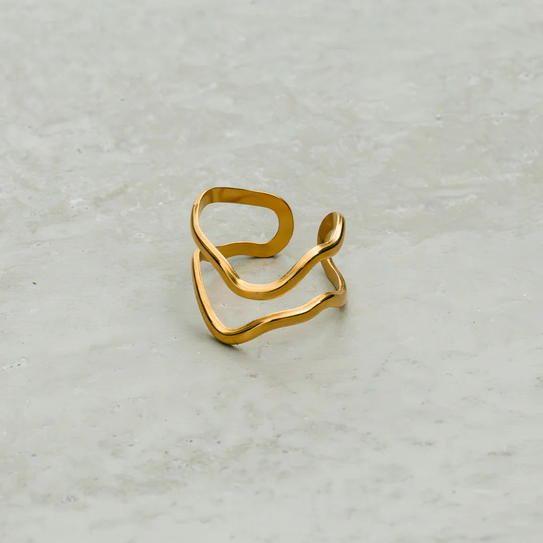 Hollow Wavy Ring