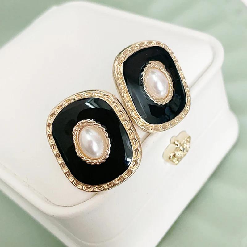 Retro Square Pearl Earrings