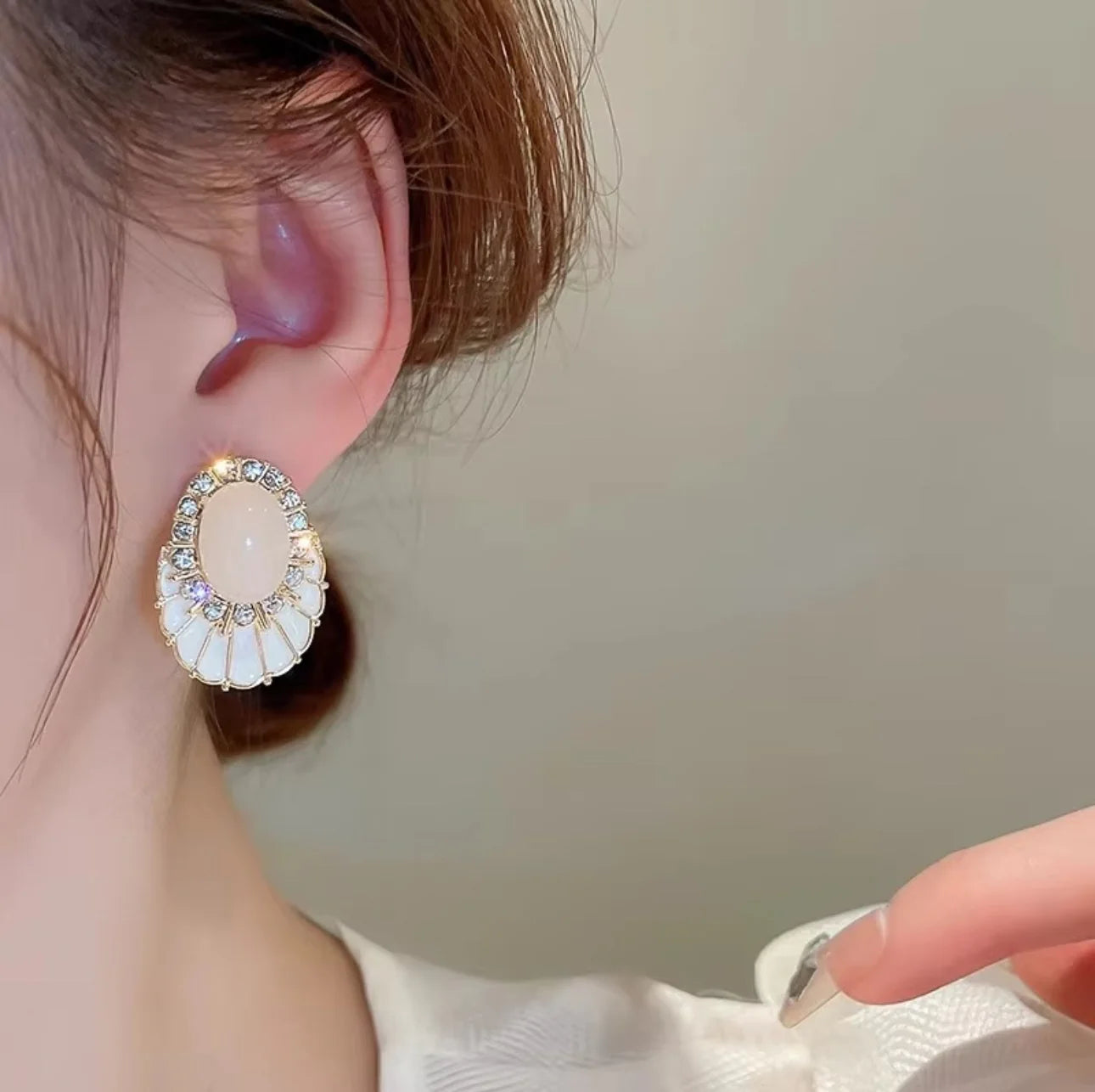 Milky White Drip Oil Opal & Stones Studded O-shaped Earrings