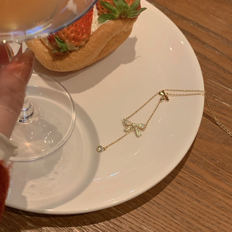 Bow & Bow Necklace